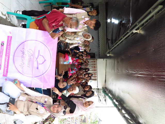 Aid Delivery & Community Interaction