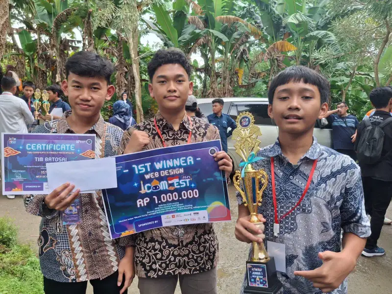 Highlight of 1st Place: National Web Design Competition